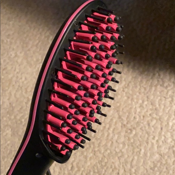 Simply straight hot brush - Picture 3 of 5